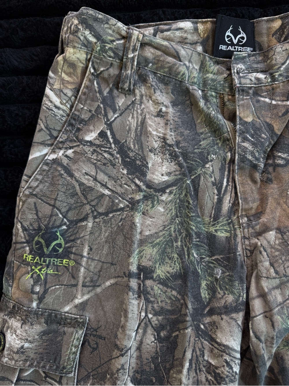 Realtree-Inspired Camo Cargo Pants - Picture 5 of 9
